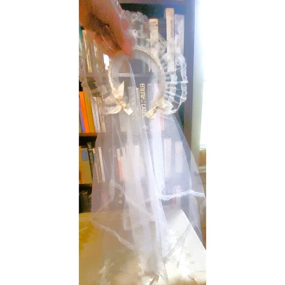 First HOLY COMMUNION/ Flower Girl Veil Headpiece Overlapping Tulle Lace VTG '50s - Picture 3 of 16